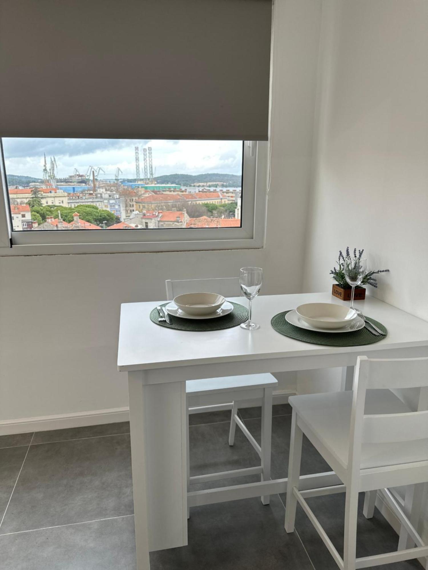 Crolivia Apartments Near Arena, Center Of Pula Exterior foto